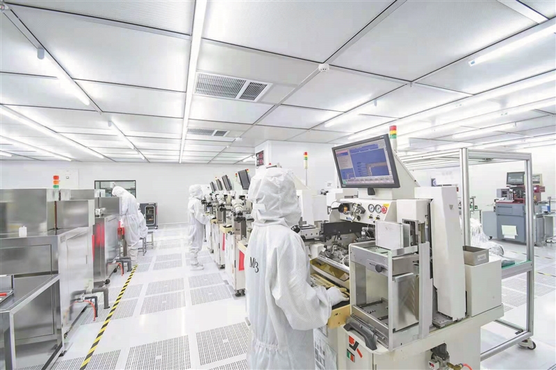 電子凈化潔凈車間的圖片 電子凈化潔凈車間的圖片