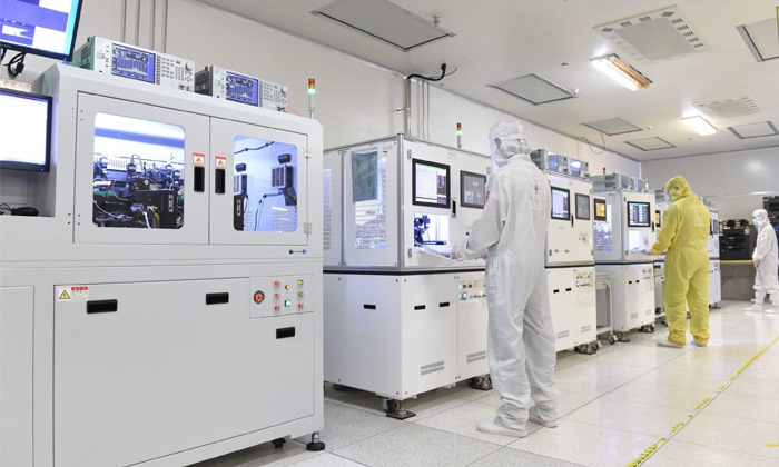 芯片無(wú)塵凈化車(chē)間的圖片