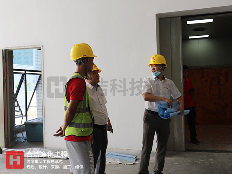 電子潔凈車間的圖片 電子潔凈車間的圖片